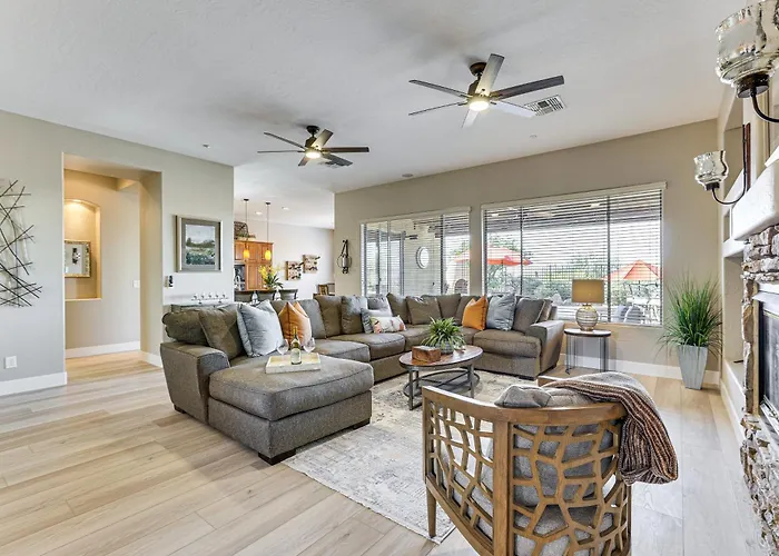 Pool, Hot Tub & Golf Course View! 'anthem Oasis' Holiday home Anthem