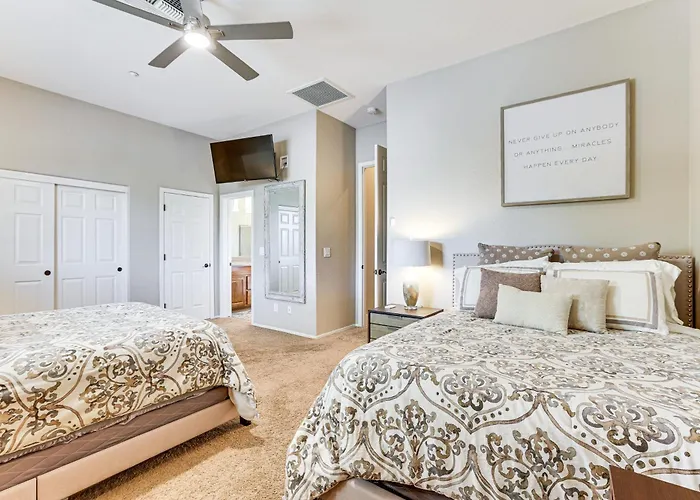 Pool, Hot Tub & Golf Course View! 'anthem Oasis'